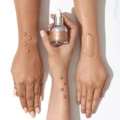 Glow Elixir Hydrating Radiance Oil -Lanvin Paradise 200311 SHOT9 LIFESTYLE GLOWELIXIR 2000X2000 0006 Layer2